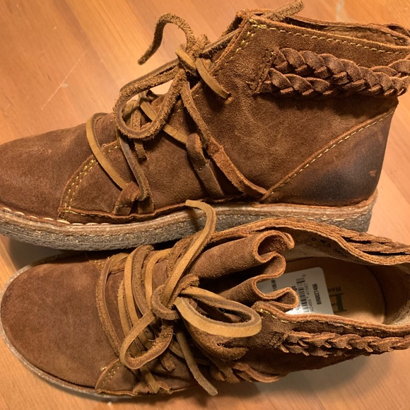Born Shoes - Born Temple II ankle boots. Size 6. Boho laid back style